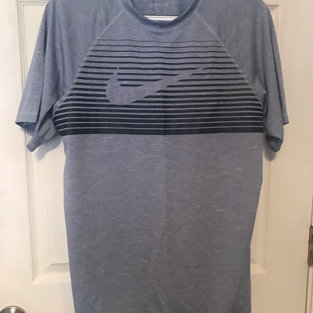 Men’s Nike shirt